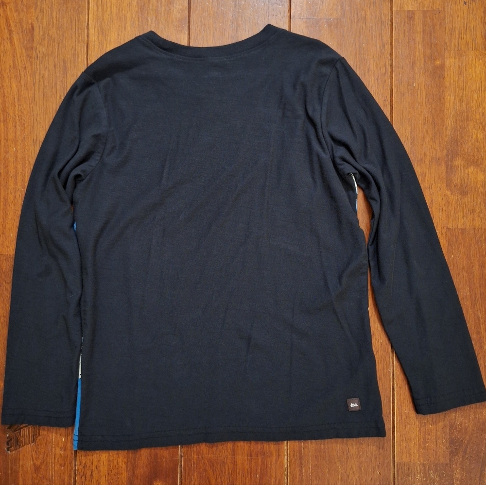 Boys Tea Collection Long Sleeve Mountain Print Shirt - Black and Blue Size 8 - Picture 4 of 6